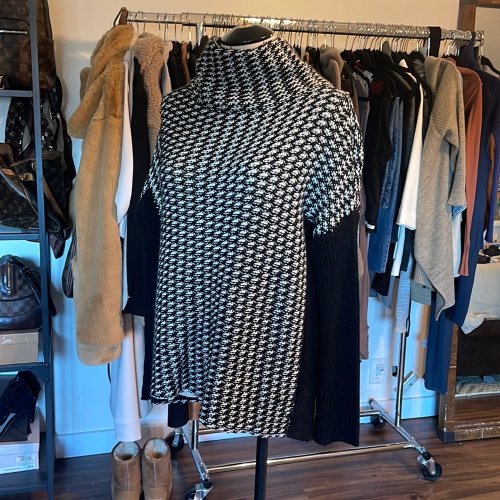 Guess sweater *** Sold***